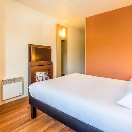 Ibis Chateau-thierry Hotel 3*