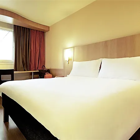Ibis Chateau-thierry فندق